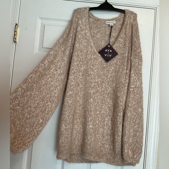 Ava & Viv Women's Tan Chenille Fuzzy V-Neck Sweater Plus Size 1X - Picture 5 of 9